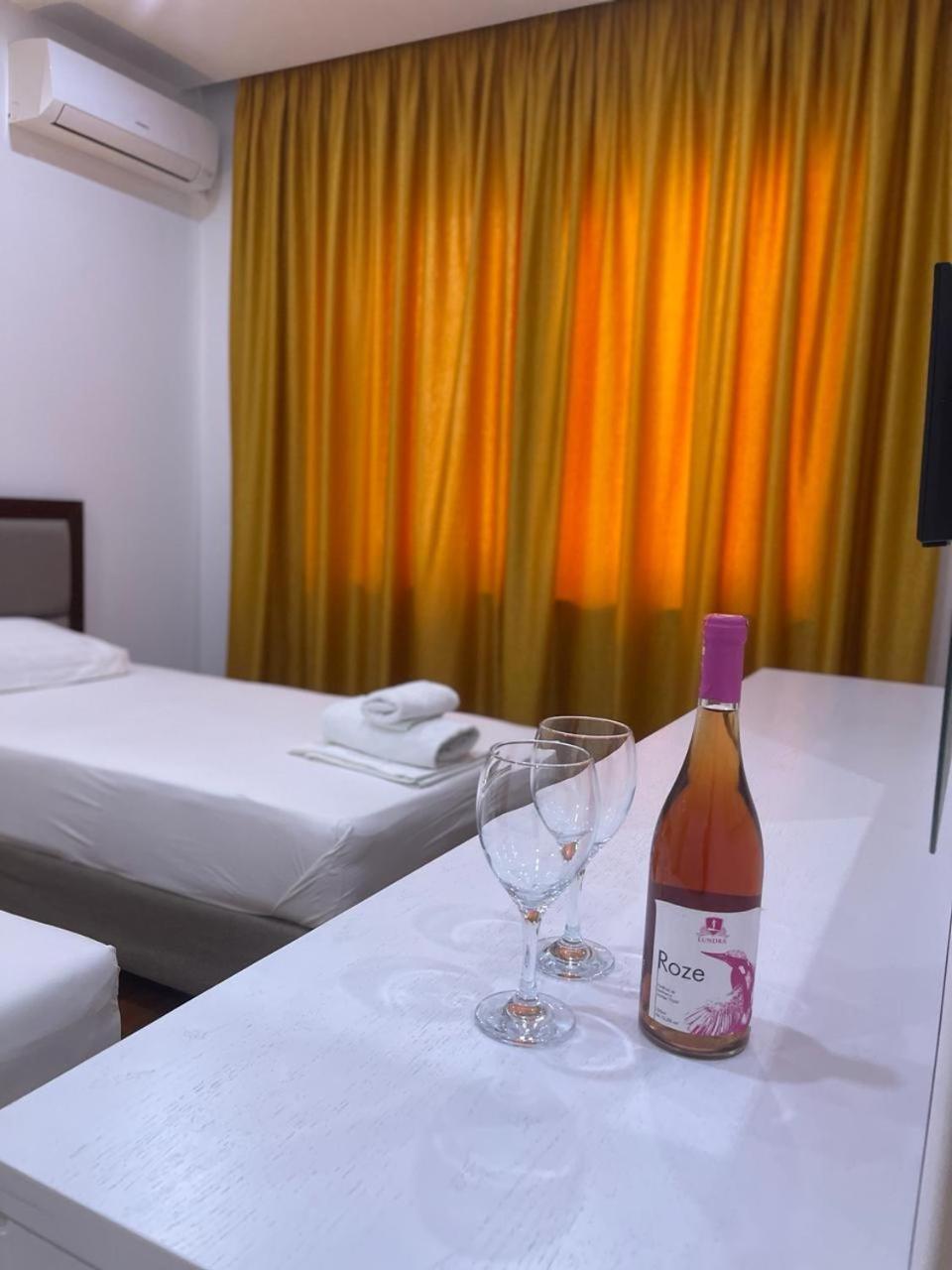 3B Suites Boutique Hotel Sarandë Buitenkant foto